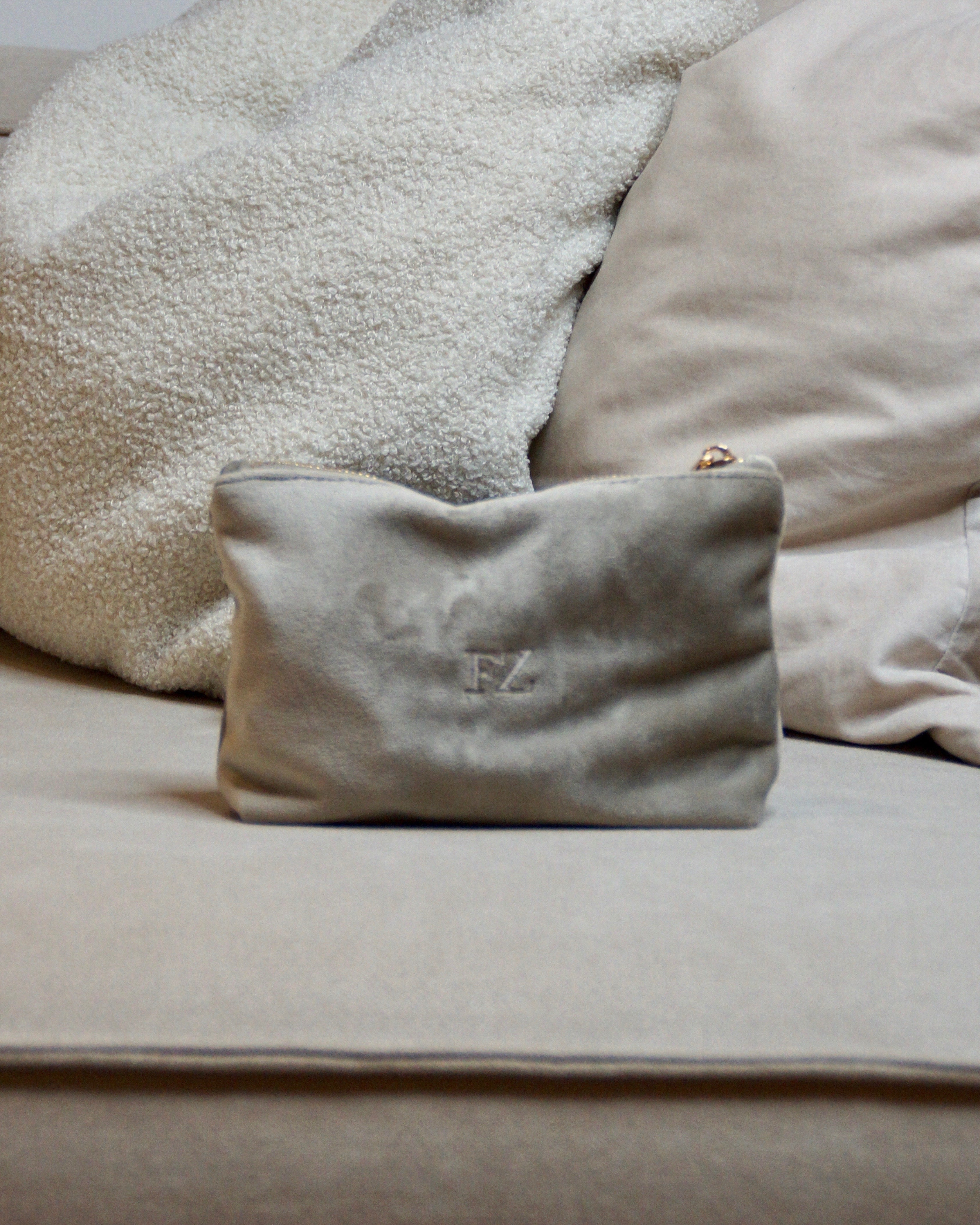 Kosmetiktasche "Velvet" S moonstone